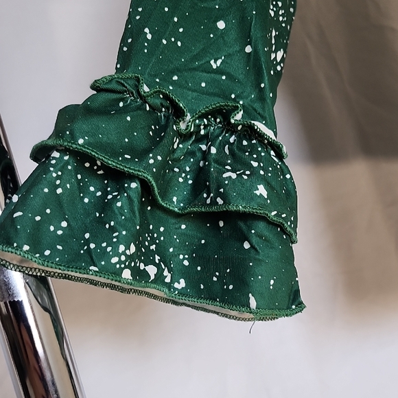 SHEIN Green and White 'Tis the Season Pajama Set - Picture 5 of 8